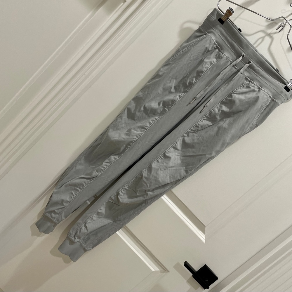 Lululemon dance studio jogger 29” size 6